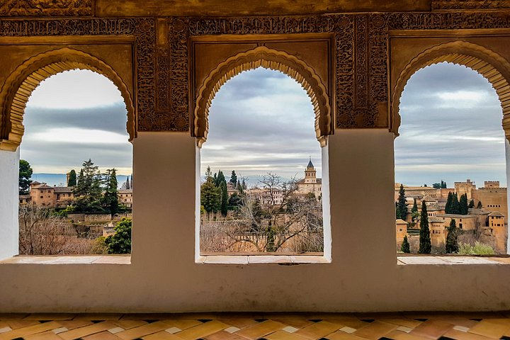 Hotell i nærheten av Alhambra Nasrid Palaces Regular Group Tour