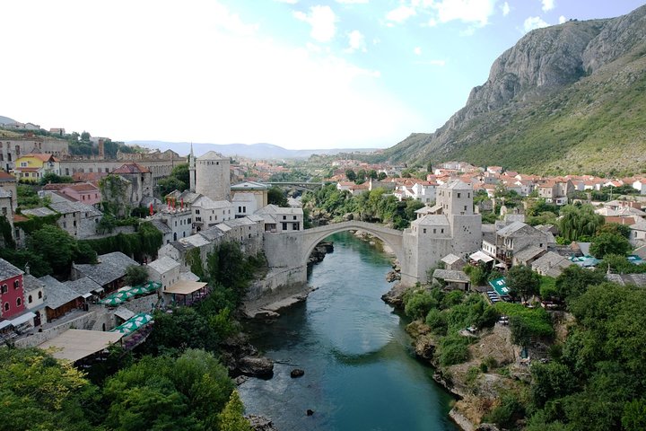 Desde Split/Trogir: tour por Mostar y Medjugorje con cata de vinos