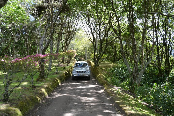 8-uur durende privétour in 4x4 voertuig vanuit Ponta Delgada