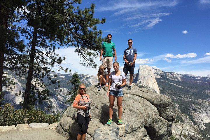 Halbprivate Yosemite-Tour mit Ahwahnee-Mittagessen und Abholung vom Hotel