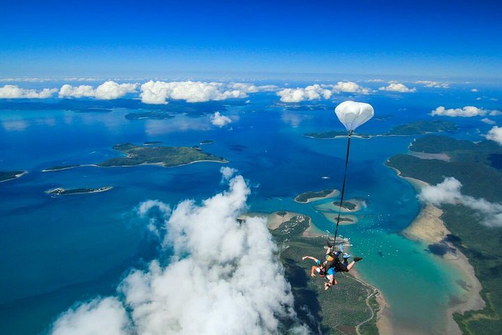 Restauranter i nærheten av Airlie Beach Tandem Skydive Over the Whitsunday Islands