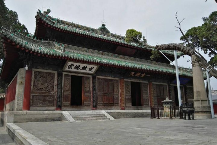Excursion privée d'une journée à Tianshui à Dadiwan Meusum et au temple Fuxi avec déjeuner