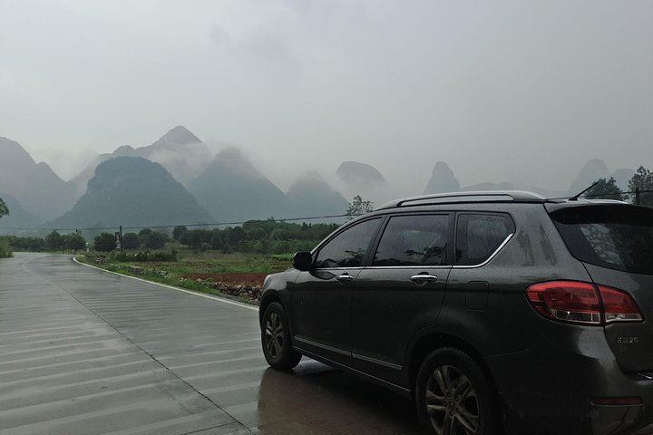 Carro particular do Yangshuo Hotel para o aeroporto de Guilin (KWL)