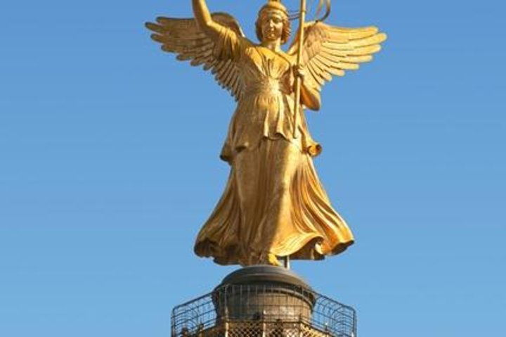 Escursione a terra a Warnemünde: tour privato dei luoghi della seconda guerra mondiale e della guerra fredda a Berlino