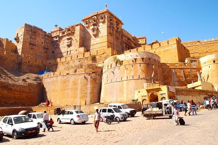 Bikaner Ganztägige Besichtigung mit Bhandeshwari Jain Tempel und Mittagessen
