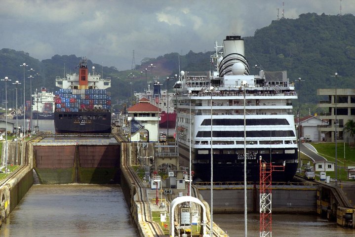 Excursión por la costa de Colón: visita privada a Ciudad de Panamá y al Canal de Panamá