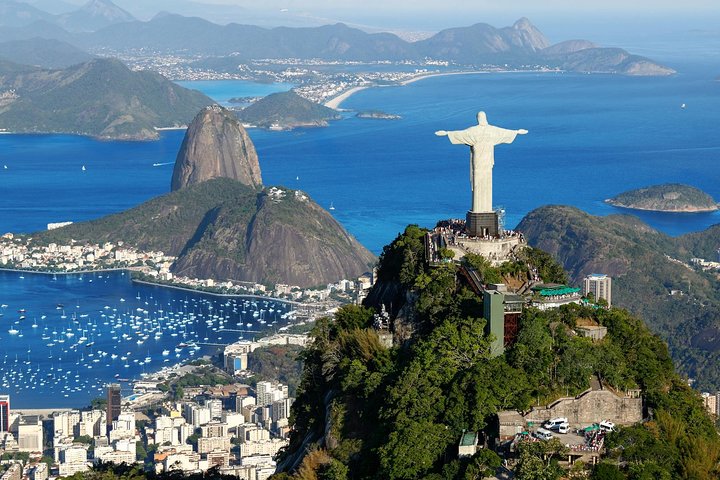 Full Day in Rio: Christ, Sugarloaf, Selarón & Barbecue Lunch