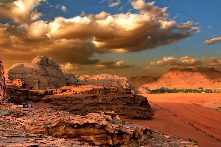 De Petra a Wadi Rum, luego de regreso a Ammán o al aeropuerto.