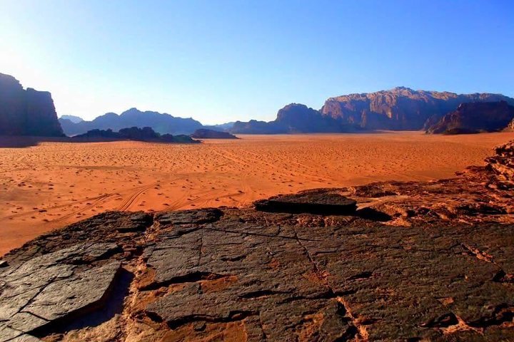 De Petra a Wadi Rum, luego de regreso a Ammán o al aeropuerto.
