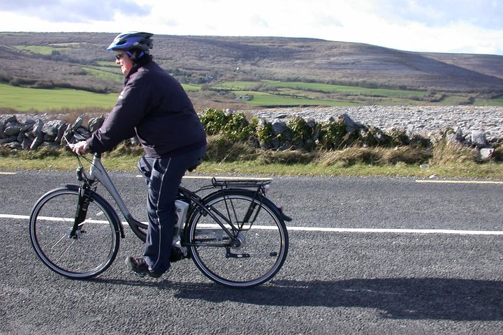 Burren Visite guidée à vélo électrique avec Poulnabrone Portal Tomb