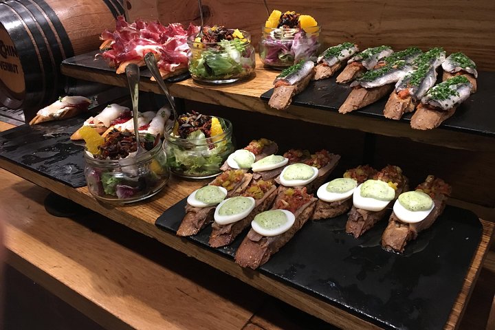 Il pluripremiato tour gastronomico e abbinamento di vini di Bilbao da parte del locale basco