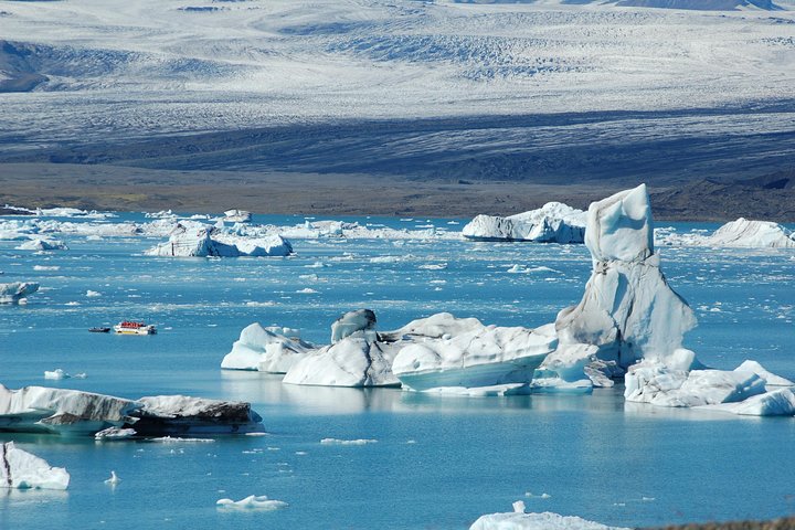 Guided Glacier Lagoon and Diamond Beach Day Trip from Reykjavik