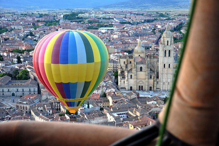Balloon Rides i Segovia med valgfri transport fra Madrid