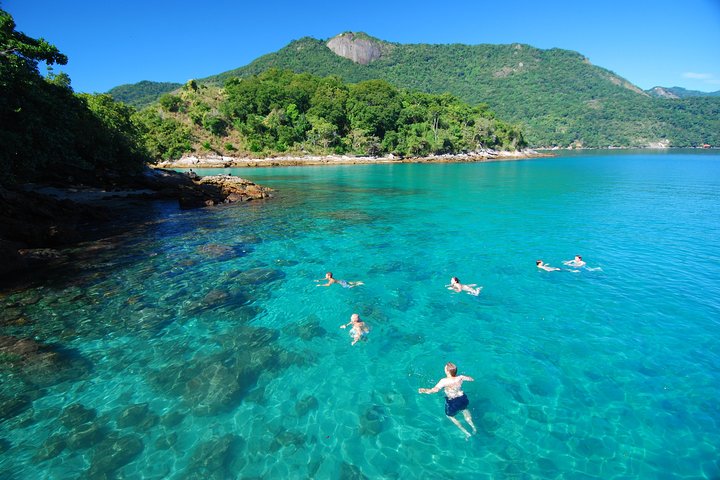 Excursión de día completo en lancha motora por la costa norte de Ilha Grande