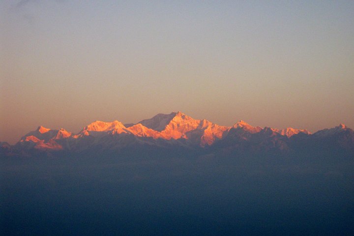 Trasferimento privato dall'aeroporto di Bagdogra IXB al trasferimento degli hotel di Darjeeling