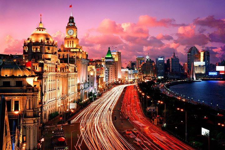 Private Abendtour: VIP-Flussfahrt auf dem Huangpu und Lichter von Shanghai