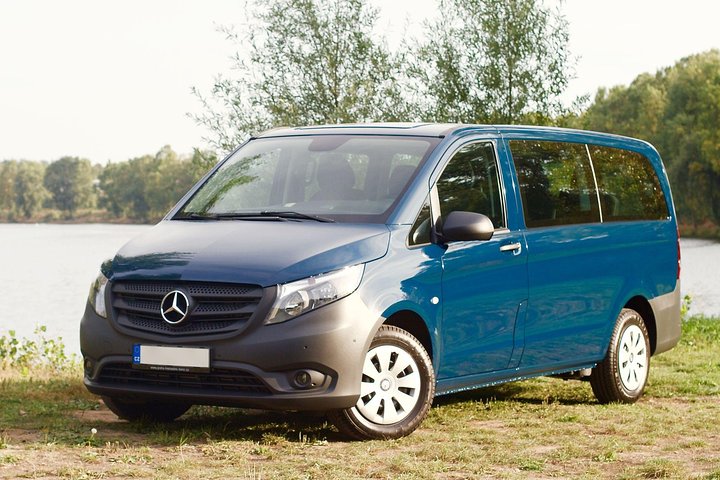 Privat transfer från Karlovy Vary till Prag