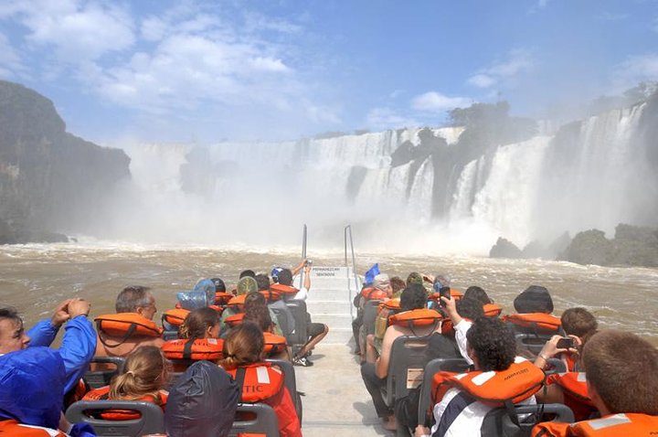 Gran Aventura Iguazu Falls: giro in fuoristrada e navigazione in barca a Iguazu