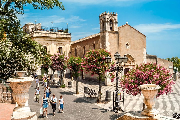 Taormina und Castelmola private und geführte Tour mit Arancino