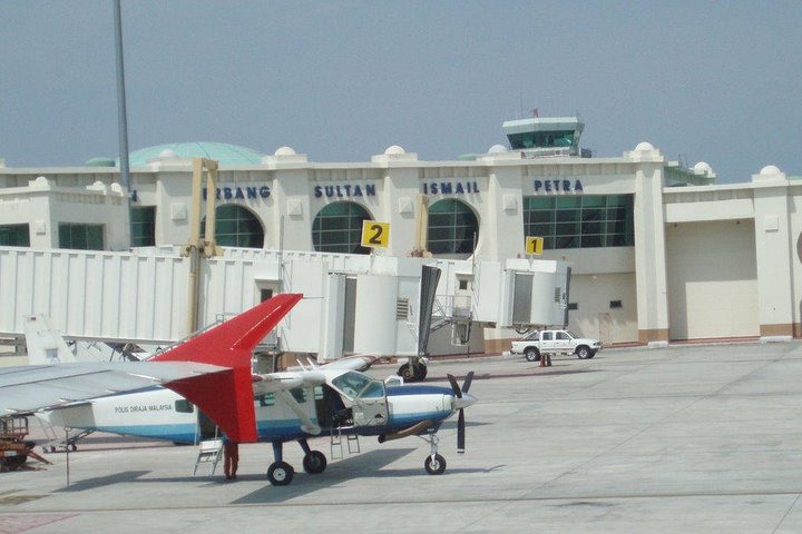 Överför från Kuala Besut till Kota Bahru Airport