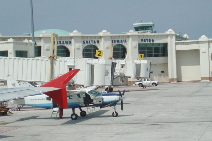 Överför från Kota Bahru flygplats till Kuala Besut