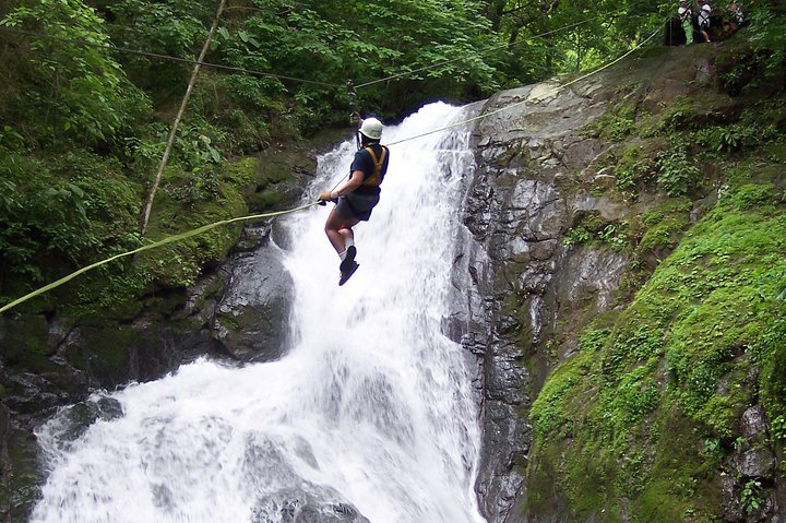 Mega Zipline Tour over 11 fosser fra Guanacaste