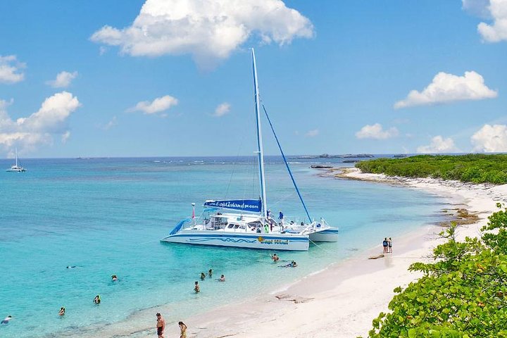 Vela di un giorno in catamarano per l'isola di Icacos da Fajardo
