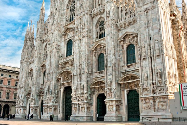 Milán superahorro: Entrada Evite las colas al Duomo y visita guiada a la terraza