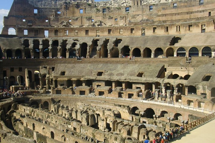 Excursão privada de luxo de dia inteiro em Roma a partir do porto de Civitavecchia