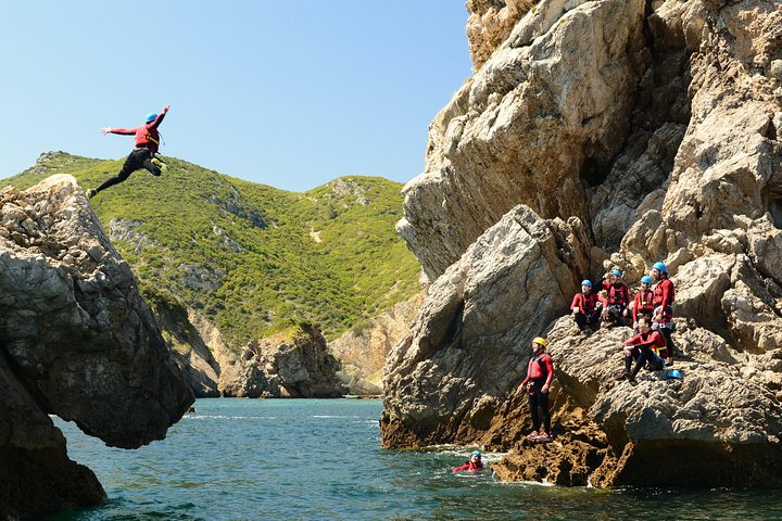 Sesimbra - Coasteering nel Parco Naturale di Arrabida (regione di Lisbona)