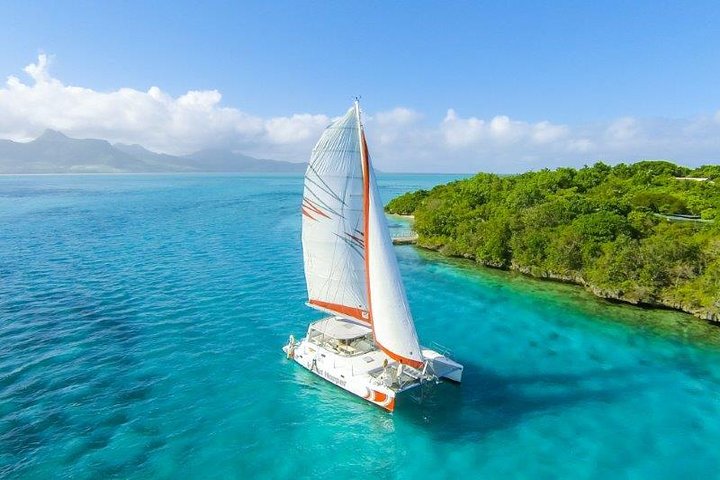Croisière d'une journée en catamaran à l'île aux Cerfs avec déjeuner barbecue
