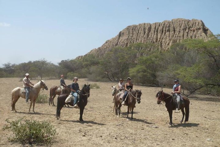 4-stündiges Reiten, Inka-Pyramiden im größten Trockenwald der Welt
