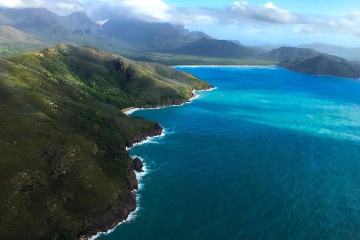 Vol panoramique en hélicoptère de l'île Hinchinbrook de 90 minutes