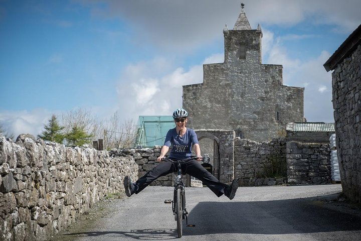 Excursão de bicicleta elétrica guiada de locais históricos no Burren Co Clare