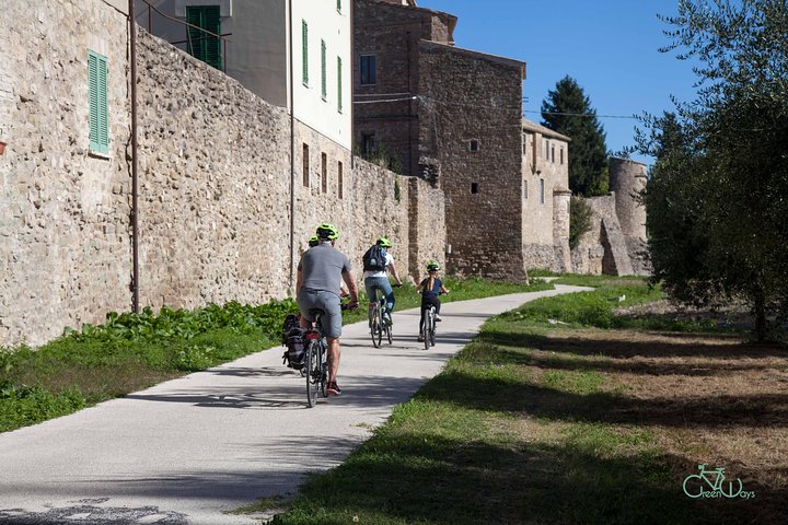 E-sykkel tur i nærheten av Assisi med vinsmaking og vingård lunsj