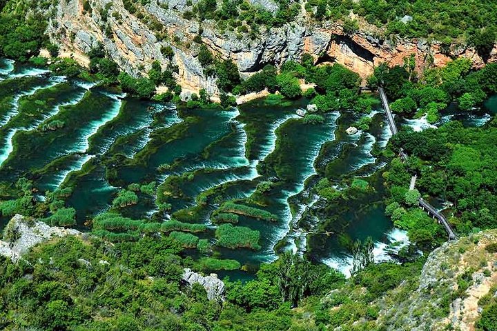 Viagem de um dia às cachoeiras Krka saindo de Makarska Riviera