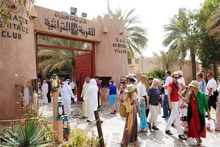 Privat Abu Dhabi City Tour med Grand Mosque & Heritage Village