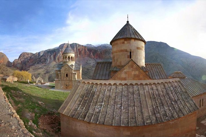 Group tour: Khor Virap, Noravank, Areni Winery and Cave