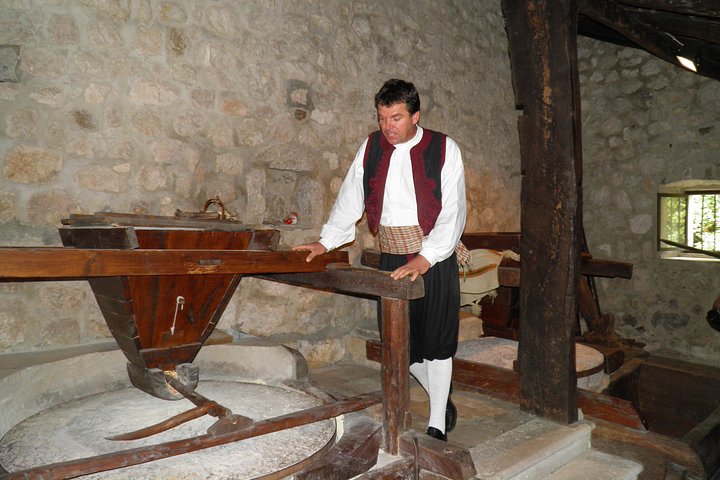 Excursión al valle de Konavle desde Dubrovnik - Paseo en tren y cata de vinos
