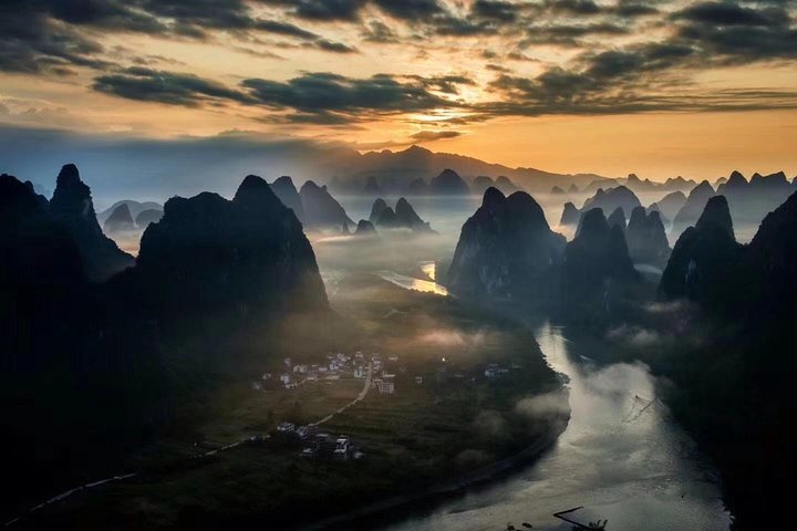 Private Tour-Yangshuo Seven Fairies Peak tea plantation and Xianggong hill