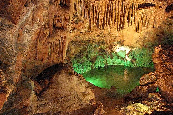 Patrimoine naturel, grottes, sources d'eau et marais salants de Nazaré