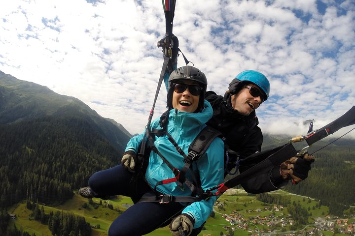 Davos Voo Absolutamente Livre Parapente Vôo Tandem 1.000 Metros de Altura