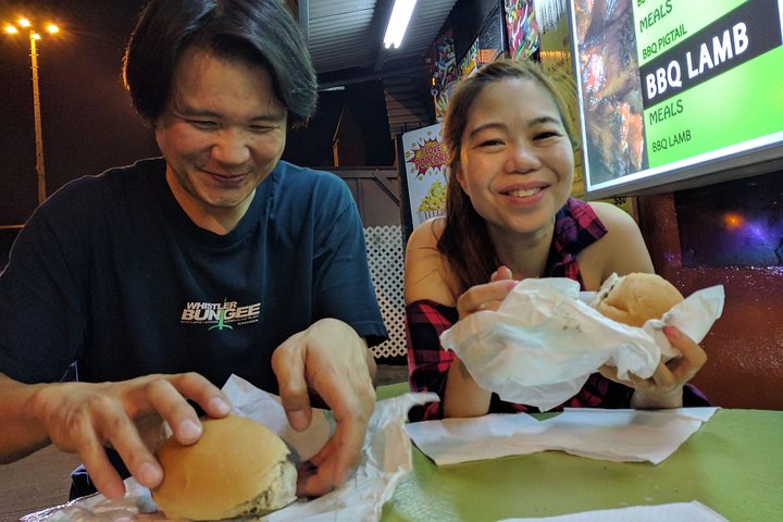 Tour gastronómico de Trinidad por la noche