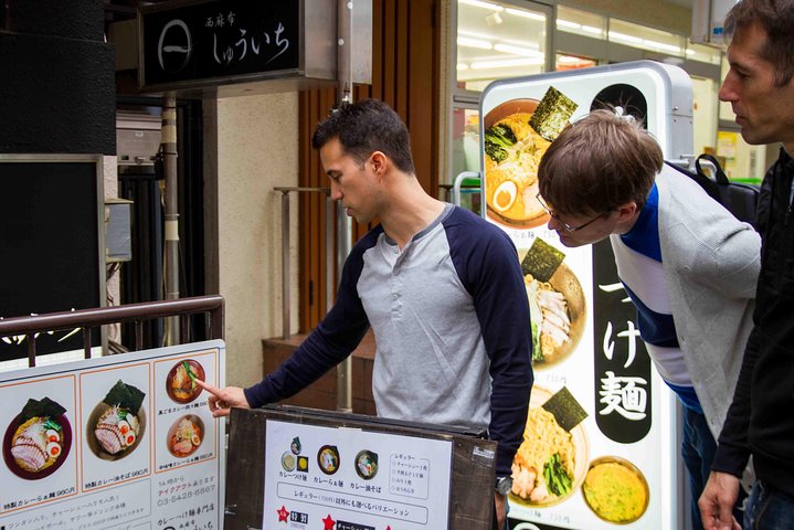 Tokyo Ramen Tasting Tour med 6 mini skåle på 3 Ramen butikker