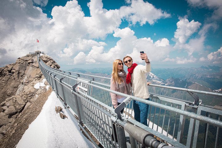 Ticket naar Glacier 3000 inclusief kabelbaan en wandeling over hangbrug Peak Walk by Tissot