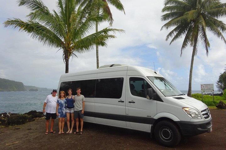 Maui: berømte vej til Hana vandfald og frokost af Mercedes Van