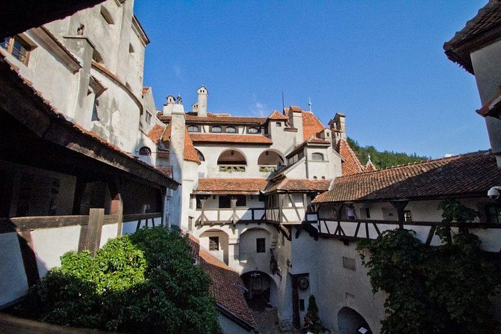 Small-Group Day Trip to Dracula's Castle, Brasov and Peles Castle