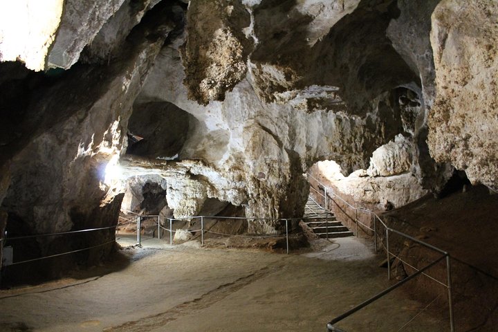 Cagliari : Experiencia privada de día completo en Porto Flavia y cuevas de los Zuddas desde Chía