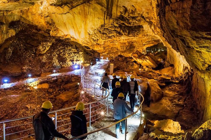 Vanuit Sarajevo: Bijambare Grot en Lente van de Bosna Tour
