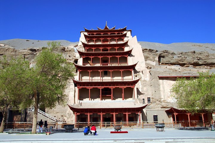 Tour privato di un giorno della Via della Seta di Dunhuang: grotte di Mogao, Crescent Spring